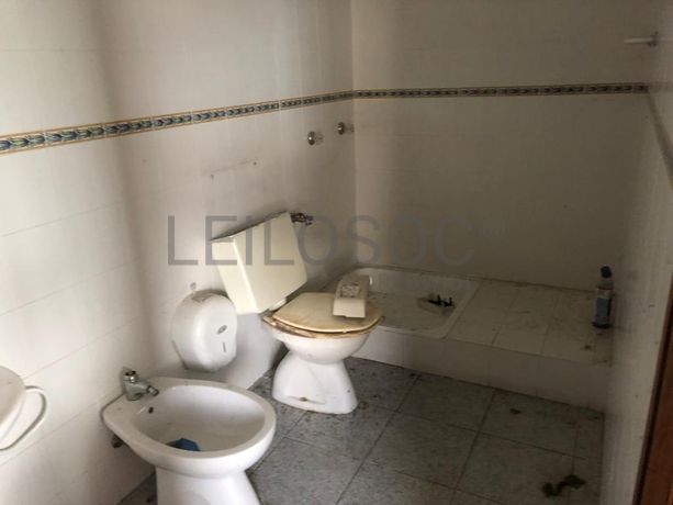 Armazém com Logradouro · Miranda do Douro, Bragança