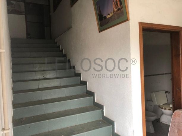 Armazém com Logradouro · Miranda do Douro, Bragança