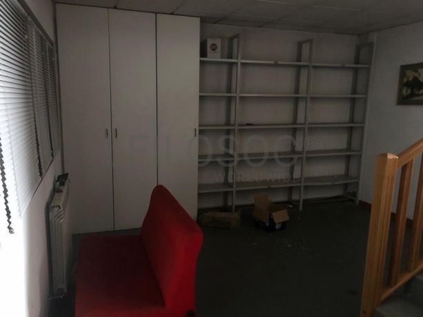 Armazém com Logradouro · Miranda do Douro, Bragança