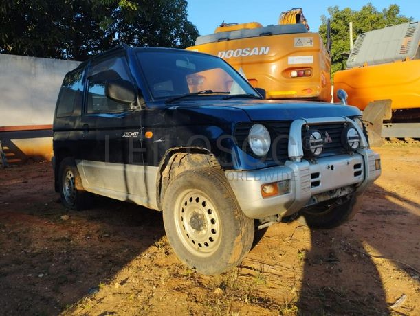 Mitsubishi pajero Jr ·