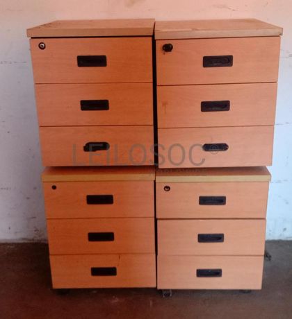 Mobiliário de escritório ·