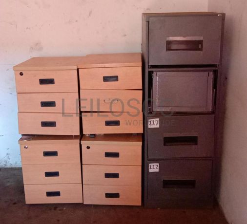 Mobiliário de escritório ·