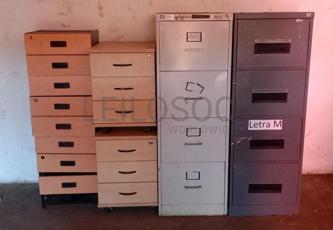 Mobiliário de escritório ·