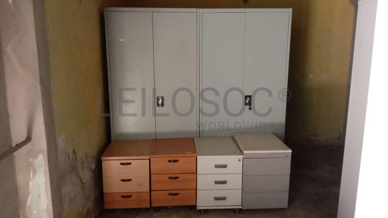 Mobiliário de escritório ·