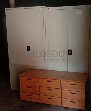 Mobiliário de escritório ·