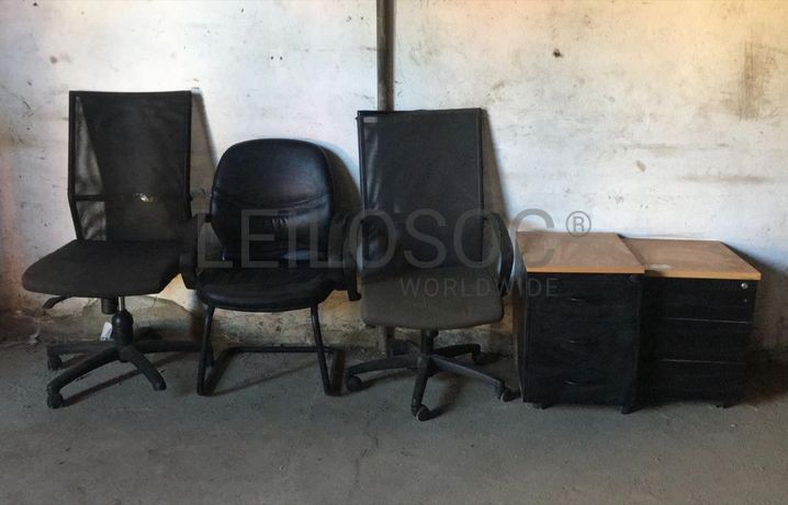 Mobiliário de escritório ·