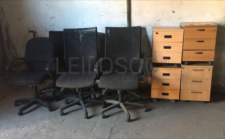 Mobiliário de escritório ·