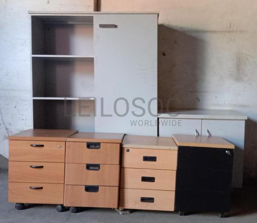 Mobiliário de escritório ·