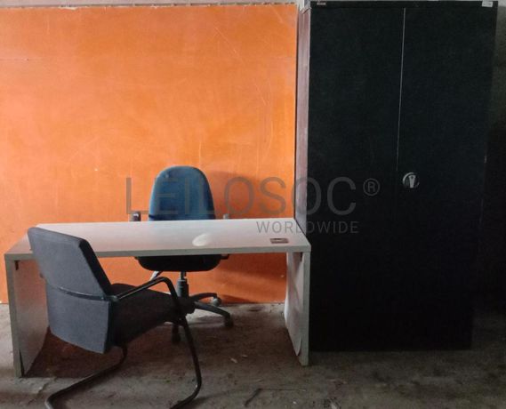 Mobiliário de escritório ·