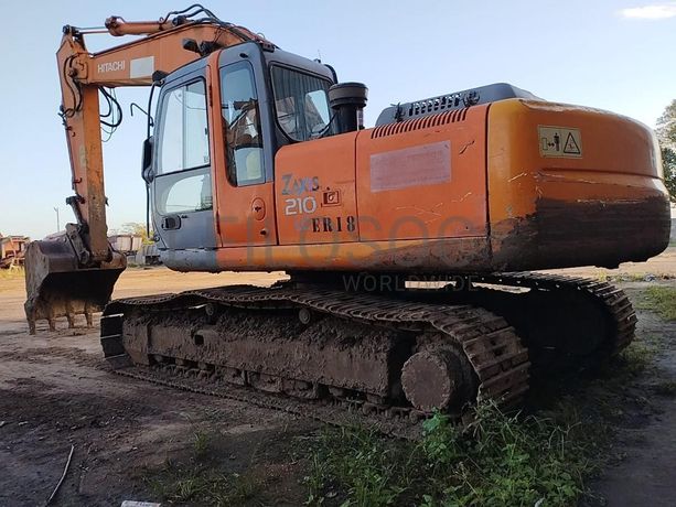 Escavadeira Hitachi ZX210LC ·