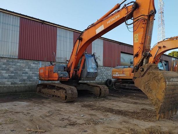 Escavadeira Hitachi ZX210LC ·