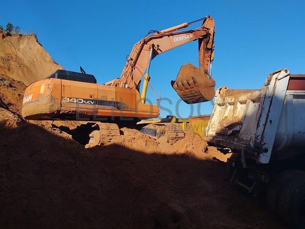 Escavadeira Doosan 340LCV ·
