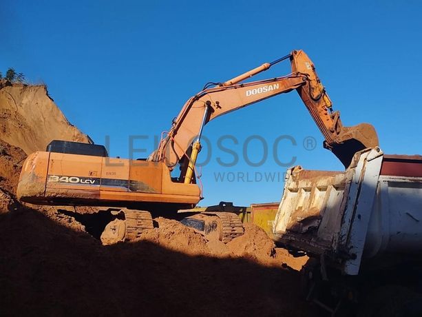 Escavadeira Doosan 340LCV ·
