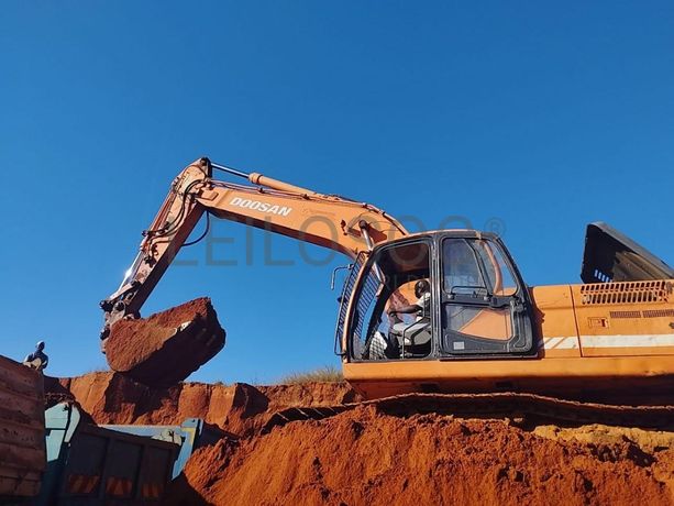 Escavadeira Doosan 340LCV ·