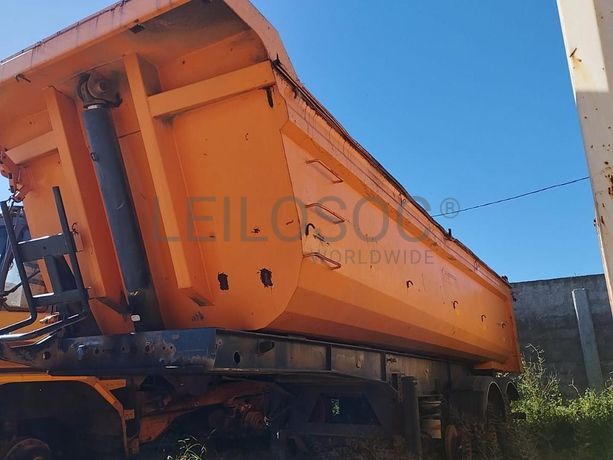 Atrelado basculante ·