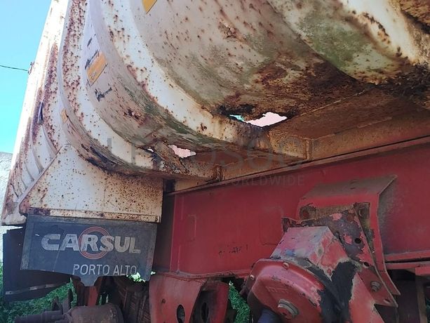 Atrelado basculante ·