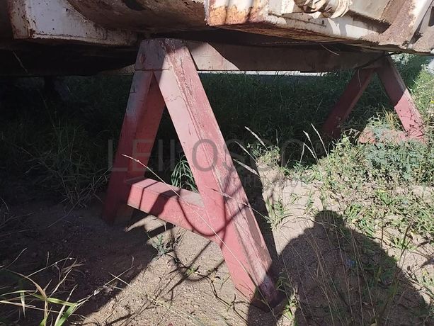 Atrelado basculante ·