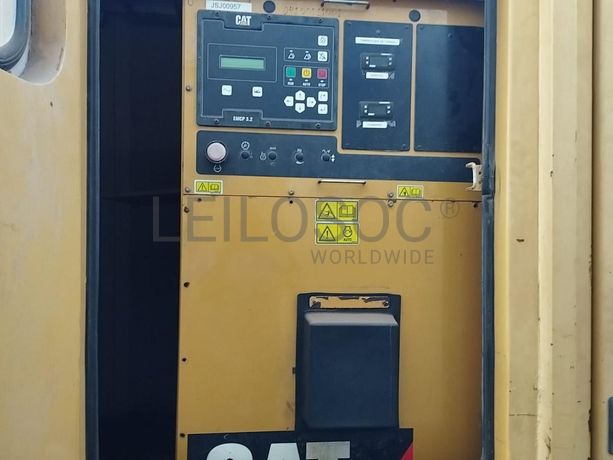 Gerador Caterpillar C32 1100 KVA ·