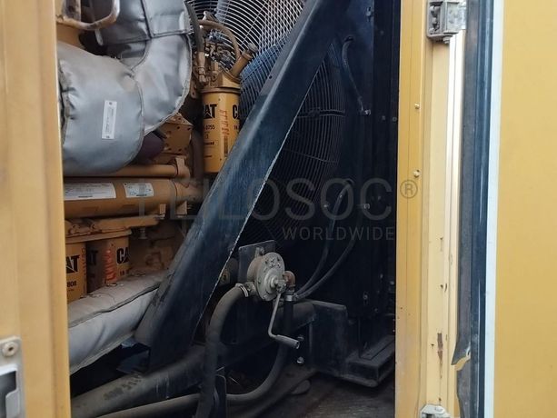 Gerador Caterpillar C32 1100 KVA ·