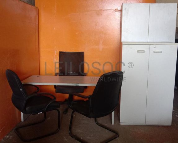 Mobiliário de escritório ·