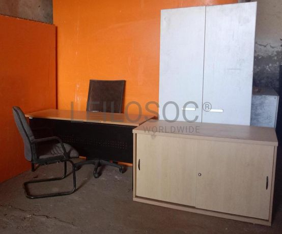 Mobiliário de escritório ·