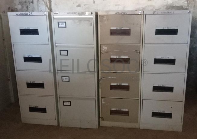 Mobiliário de escritório ·