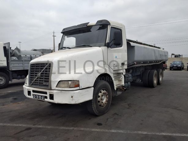 Autotanque de água (15M3) VOLVO · Viana