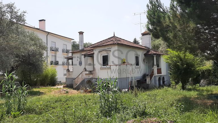 Moradia V3 + Terreno · Condeixa-a-Nova