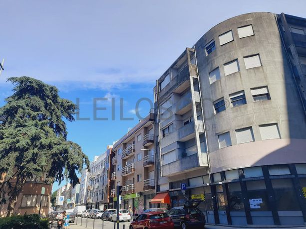 Edifício de 6 Pisos  · Porto