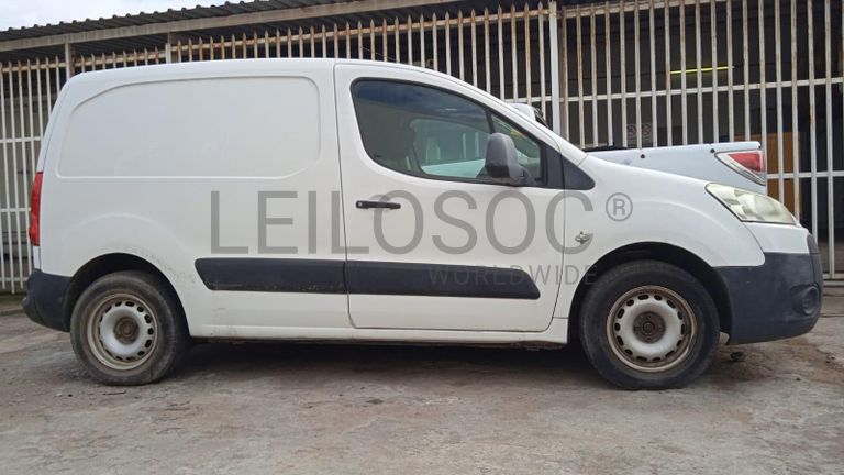 Peugeot Partner ·