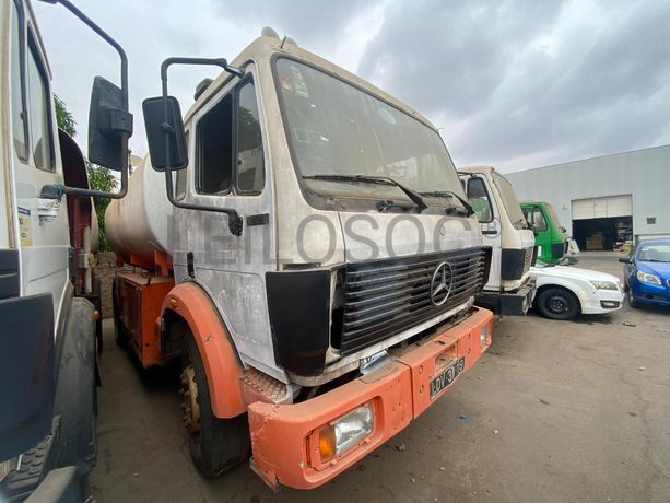 Camião Cisterna Mercedes-Benz 1935 (4X2)