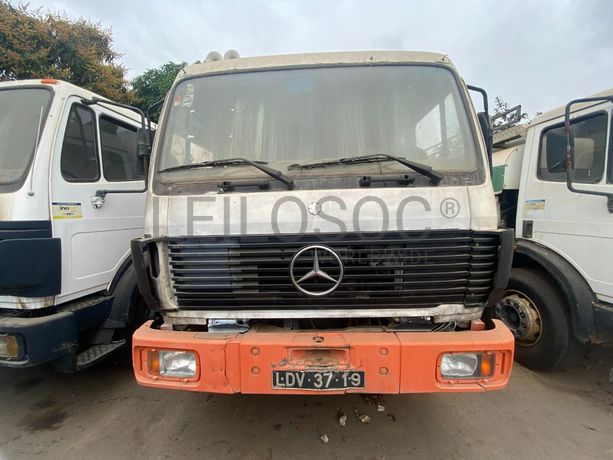 Camião Cisterna Mercedes-Benz 1935 (4X2)