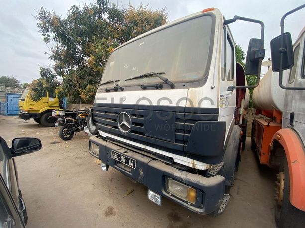 Camião Cisterna Mercedes-Benz 1935 (4X2)
