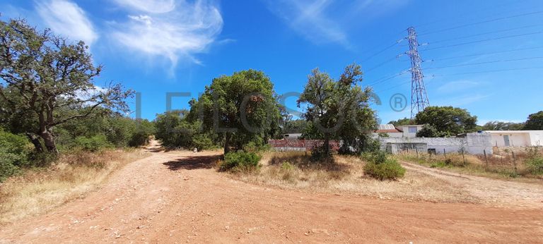 226/98720 de Terreno