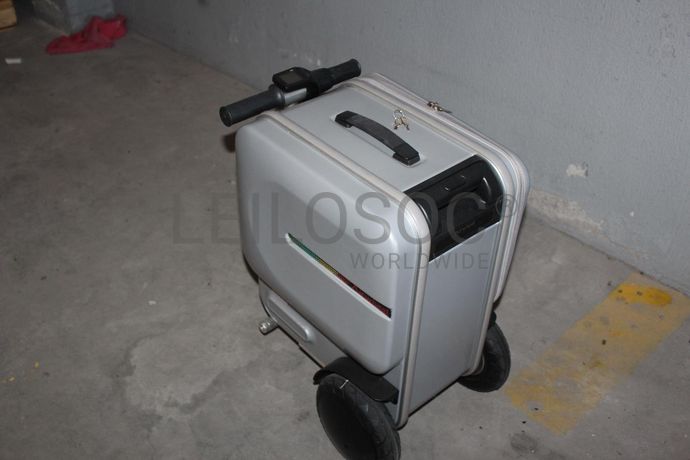 Scooter com mala de pilotagem inteligente