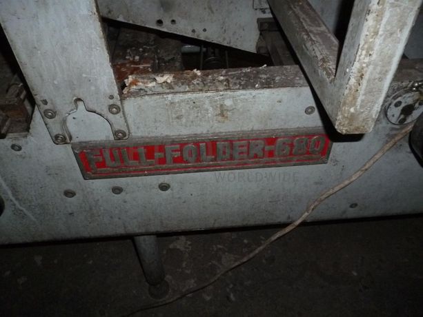 Máquina de colar caixas