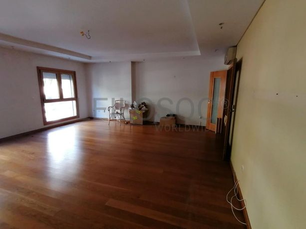 Apartamento T3 · Alfragide, Amadora