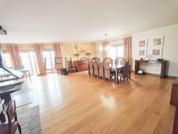 Penthouse T4 Duplex · Ericeira