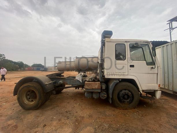 Camião VOLVO FL10 · Belas