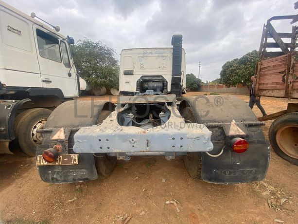 Camião VOLVO FL10 · Belas