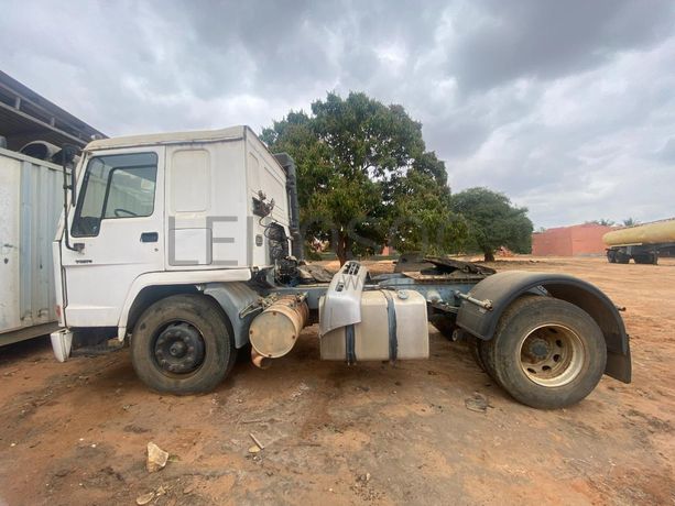 Camião VOLVO FL10 · Belas