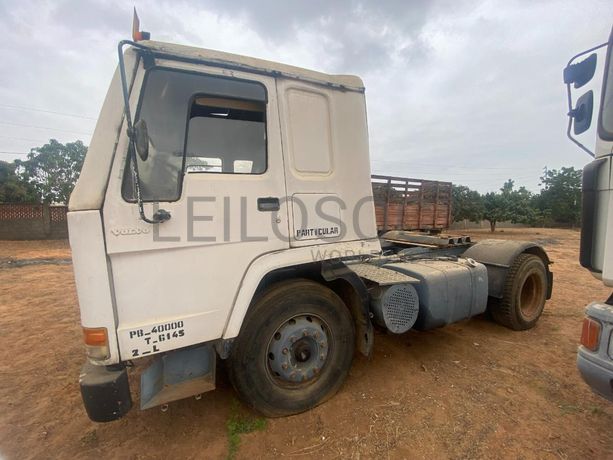 Camião VOLVO FL10 · Belas