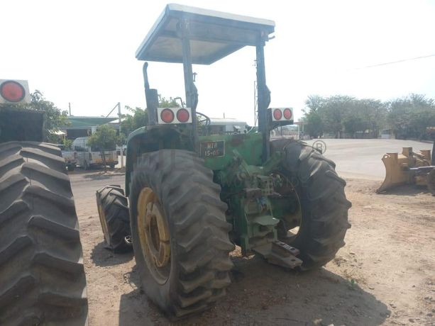 Tractor John Deere ·