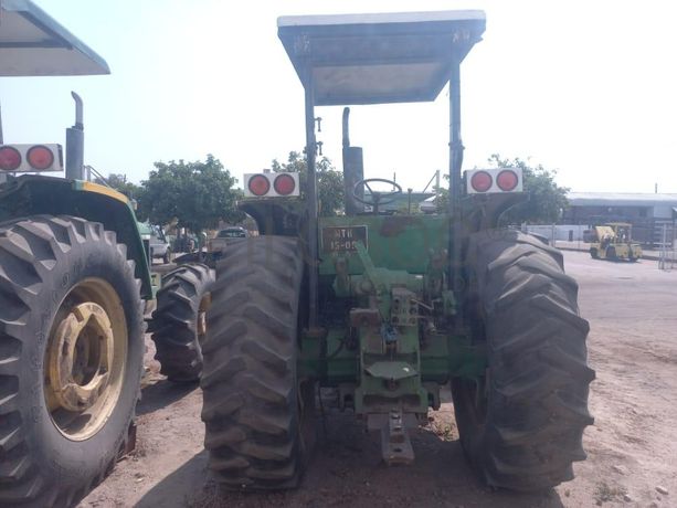 Tractor John Deere ·