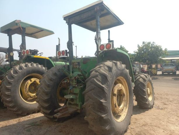 Tractor John Deere ·