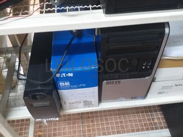 Mobiliário Expositor · Material Informático