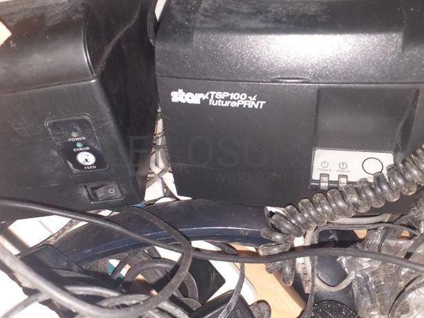 Mobiliário Expositor · Material Informático