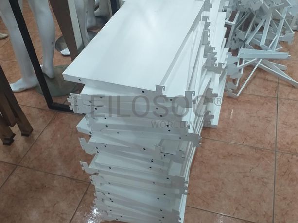 Mobiliário Expositor · Material Informático