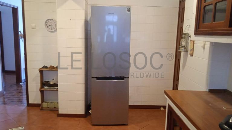 Mobiliário de Lar ·