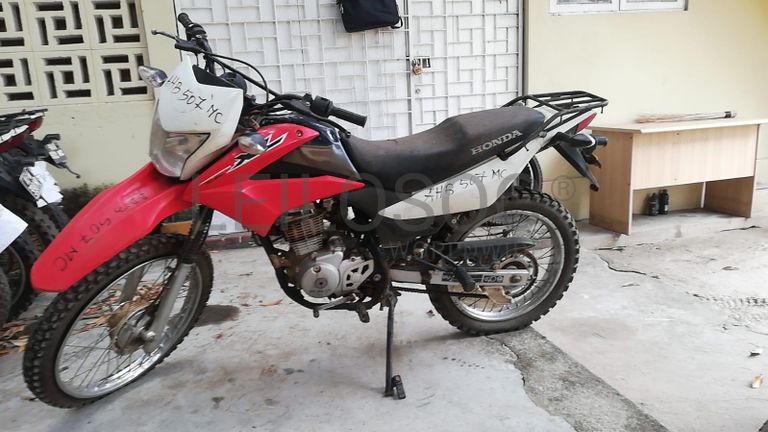 Honda Xr 125 red ·